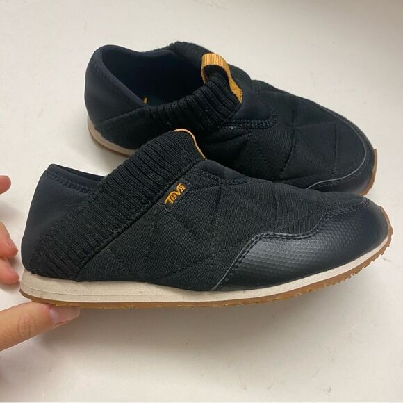 Teva ReEmber Moc Quilted SlipOn puffer black water repellent Shoes boot youth 5 - Picture 4 of 10